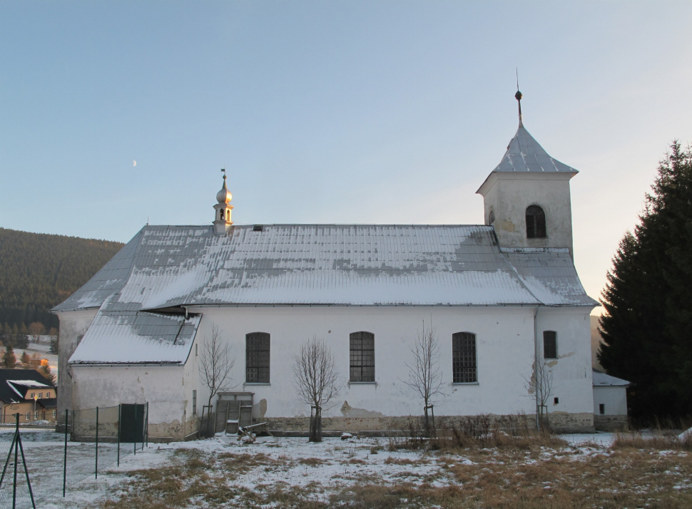Kostel v Ostružné je kulturní památkou