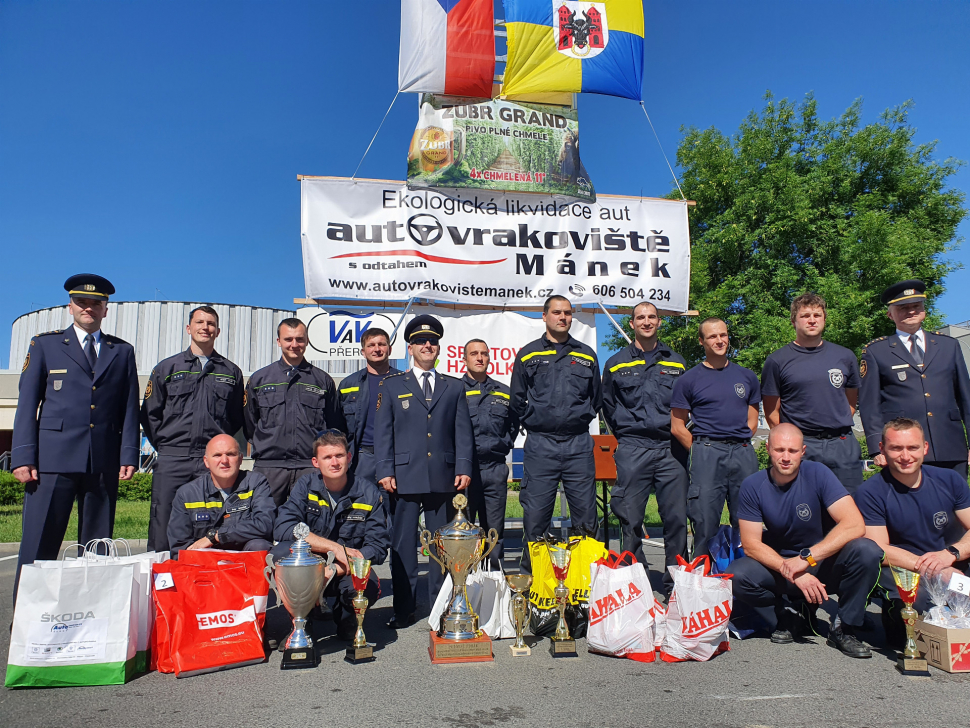 Přerovští hasiči obhájili vítězství ve vyprošťování