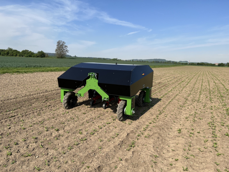 U Litovle se testuje prototyp autonomního zemědělského robota