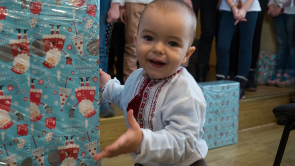 Na Vánoční balíčky z Olomouce se letos těší 414 chudých dětí z Ukrajiny