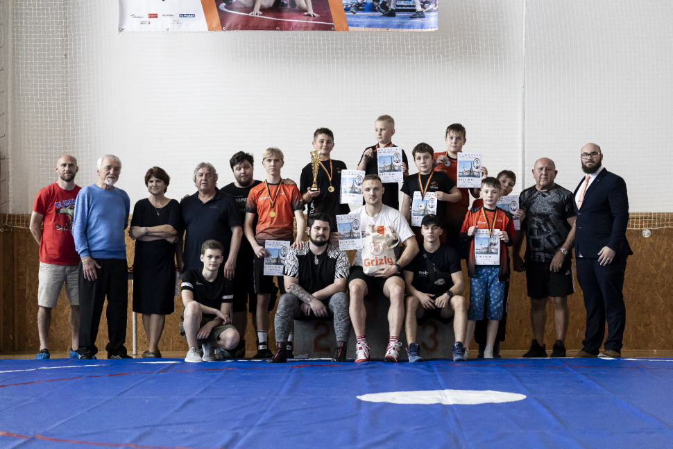 Osm medailí pro Wrestling Club Olomouc