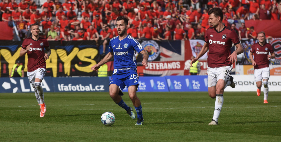 Fotbalisté SK Sigma Olomouc padli v Hradci