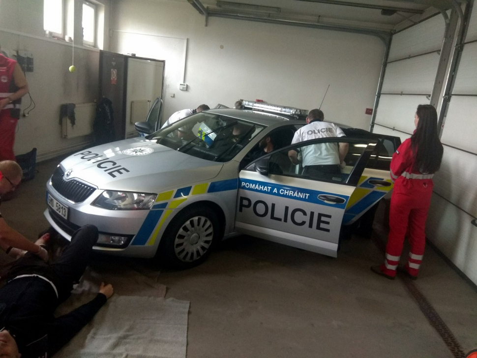 FOTO: Policisté si opakovali zásady první pomoci