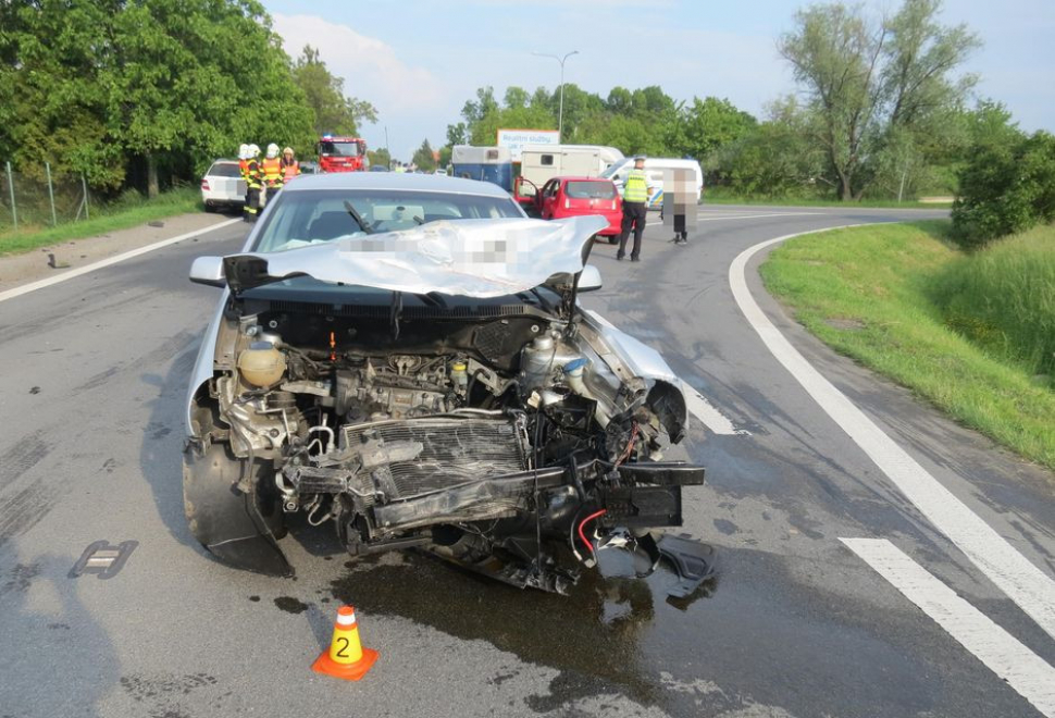 Na Olomoucku došlo k nehodě tří aut