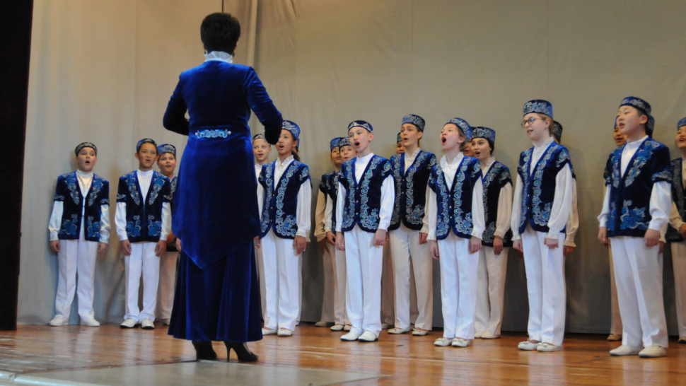 Svátky písní odstartovaly fenomenálním vystoupením Kazachů