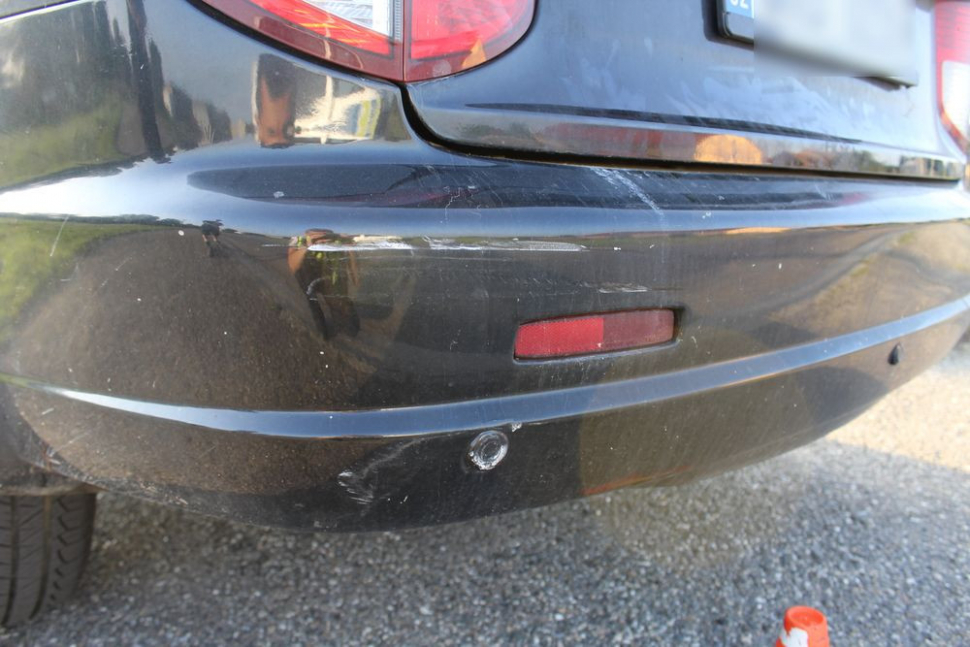 Opilý řidič v Uničově naboural při parkování do jiného auta