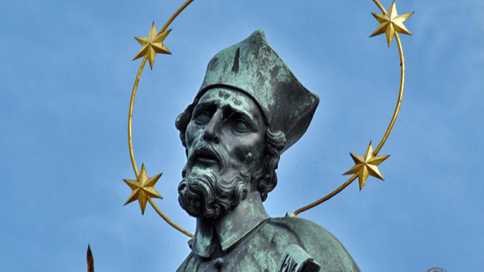 Cennou sochu sv. Jana Nepomuckého v Kroměříži čeká restaurátorský zásah