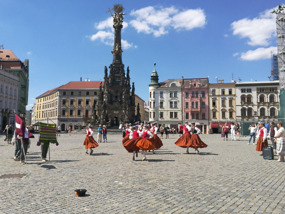 Lotyšský taneční soubor se představil na Horním náměstí