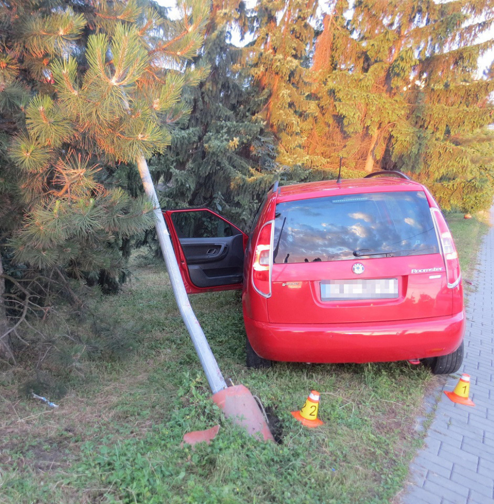 Krádež auta ze servisu skončila havárií už na Velkomoravské