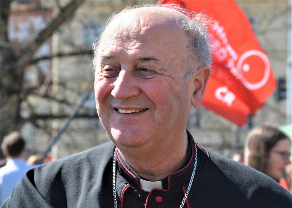 Arcibiskup Graubner se angažuje ve věci úhrad pojišťoven