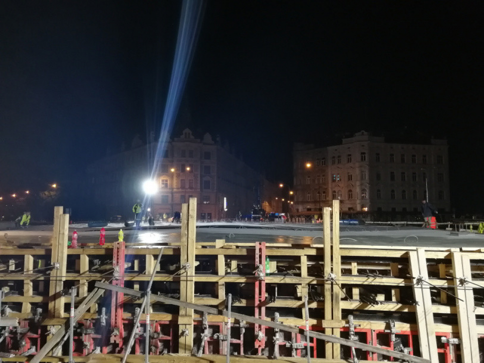 Betonáž mostu v Komenského úspěšně dokončena