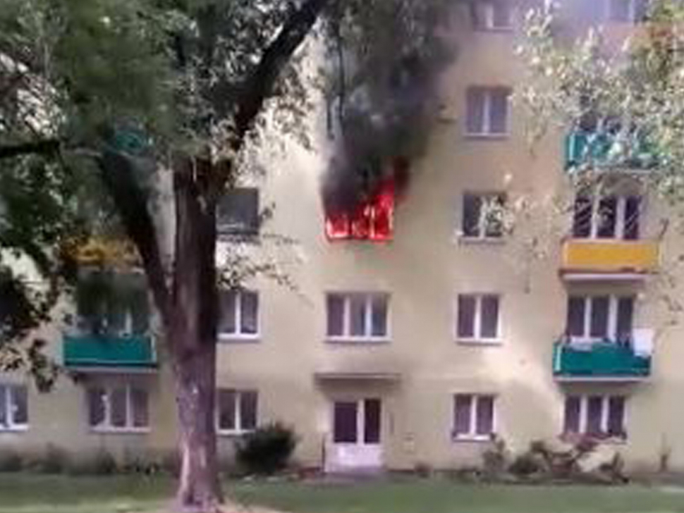 Požár paneláku v Přerově: Drsná evakuace lidí!