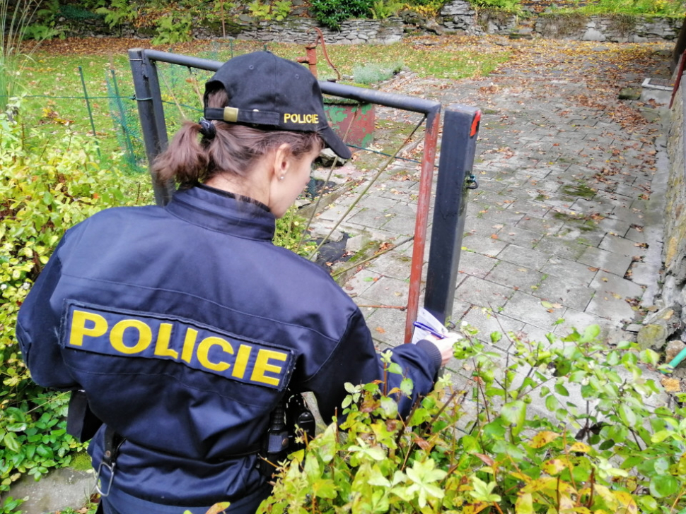 Policisté kontrolovali zabezpečení chat na Šternbersku