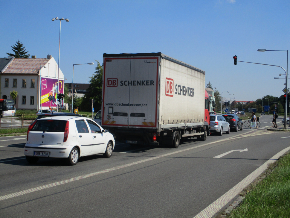 Olomouc chce seřídit semafory na obchvatu do jedné zelené vlny