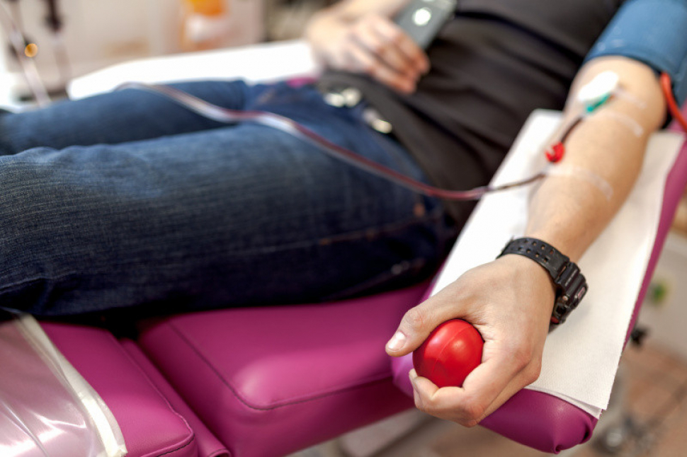 Zaměstnanci novorozeneckého oddělení hromadně darují krev