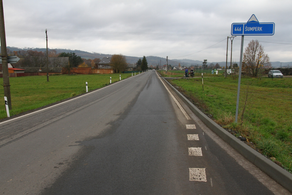Průtah Libinou je další ze silnic, které letos kraj opravil