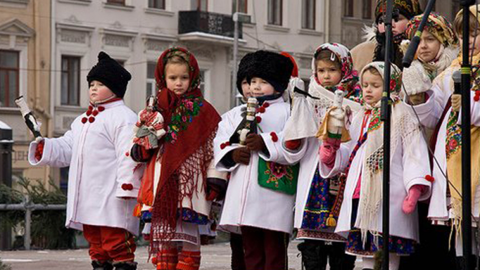Charita veze na Ukrajinu 1,5 tuny vánočních dárků pro děti