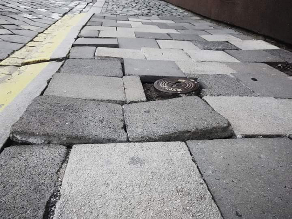 Achillovy paty Olomouce: zlé dlaždice v ulicích
