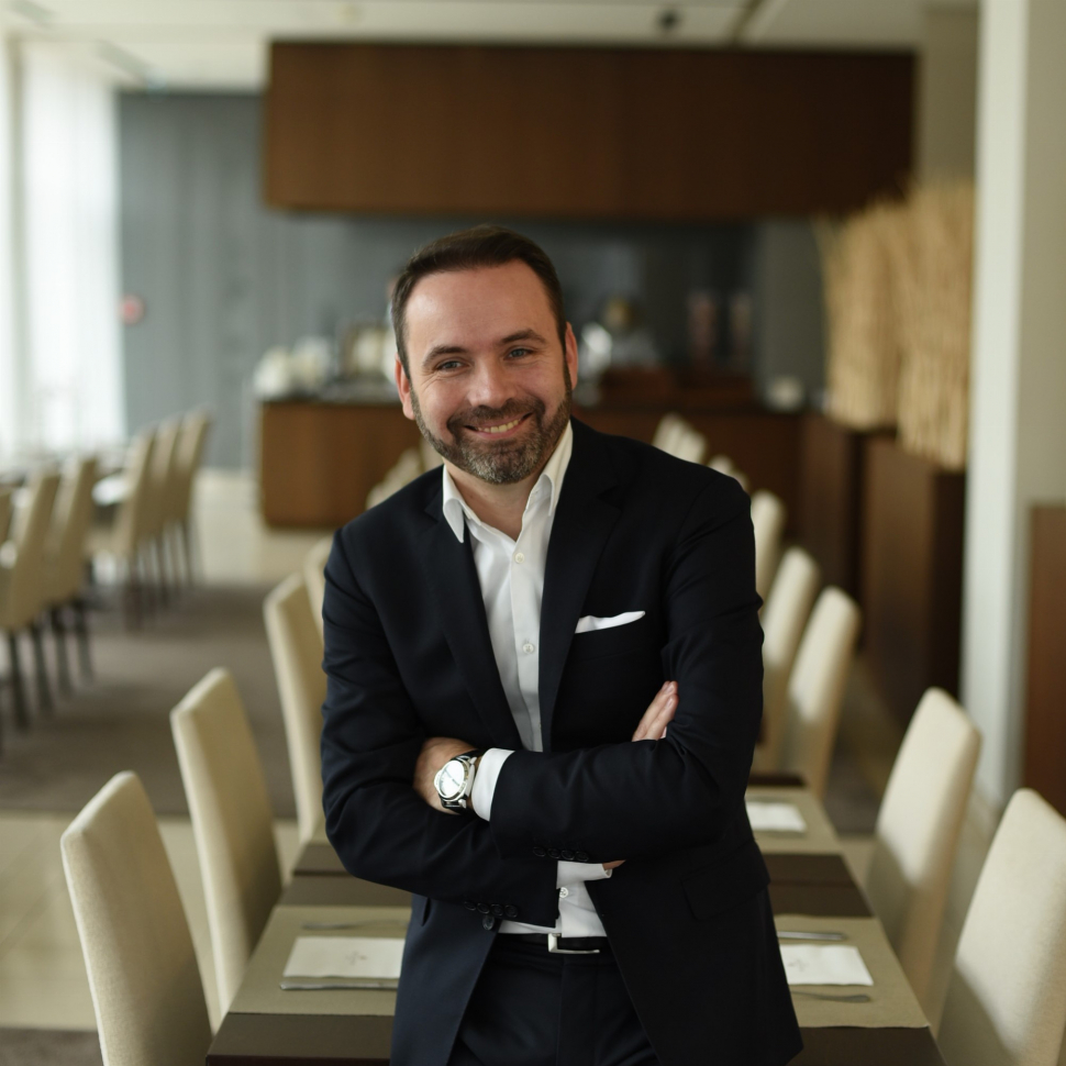 Hoteliér Tomáš Rousek: Mrzí mě, že olomoucké náměstí málo žije