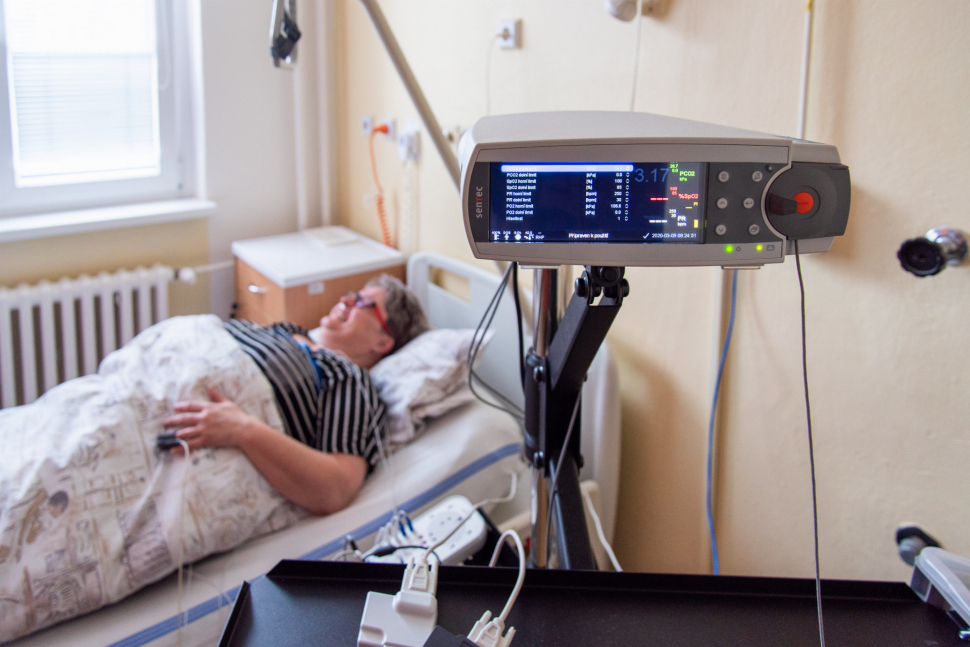 Spánková laboratoř ve fakultní nemocnici má nové přístroje