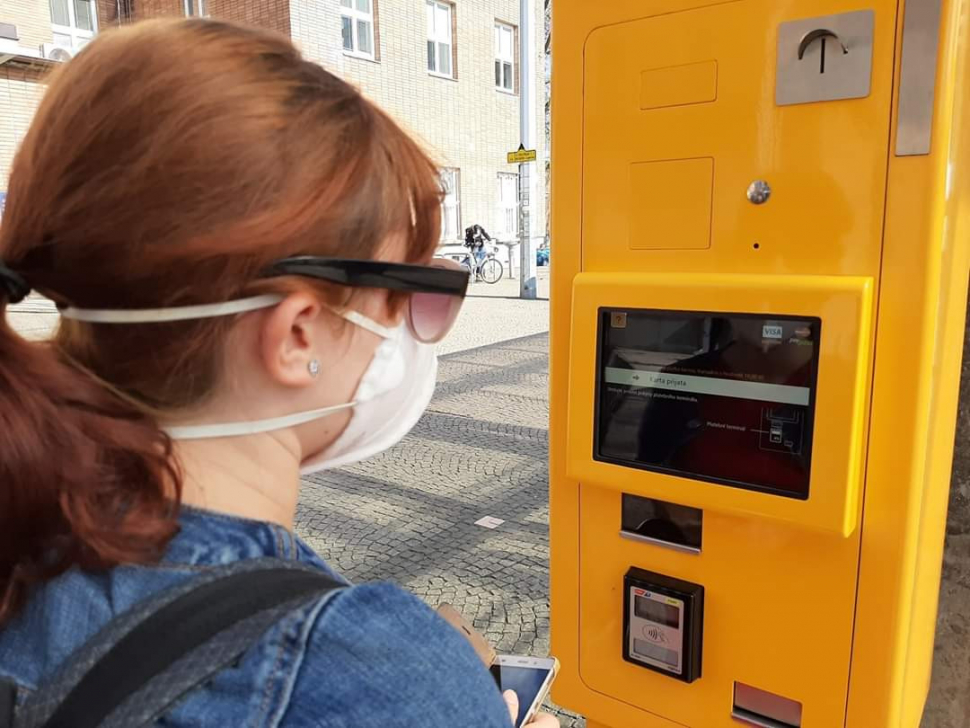 Dopravní podnik koupil dva automaty, kde se dá platit kartou